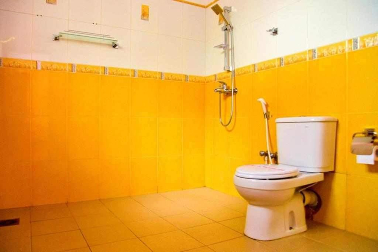 Bathroom 4, Thambara Villa, Habaraduwa