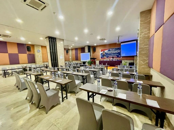 Food & Drinks 5, Raising Hotel Panakkukang Makassar By LIFE, Makassar