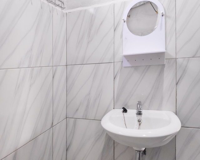 Bathroom 3, RedDoorz @ Jalan Ujung Aji Berastagi, Karo