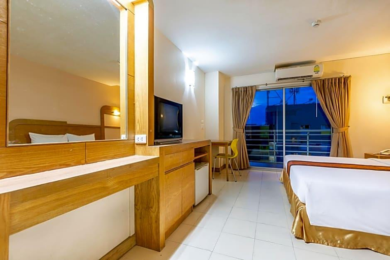 Bedroom 3, Eastiny Plaza hotel, Pattaya