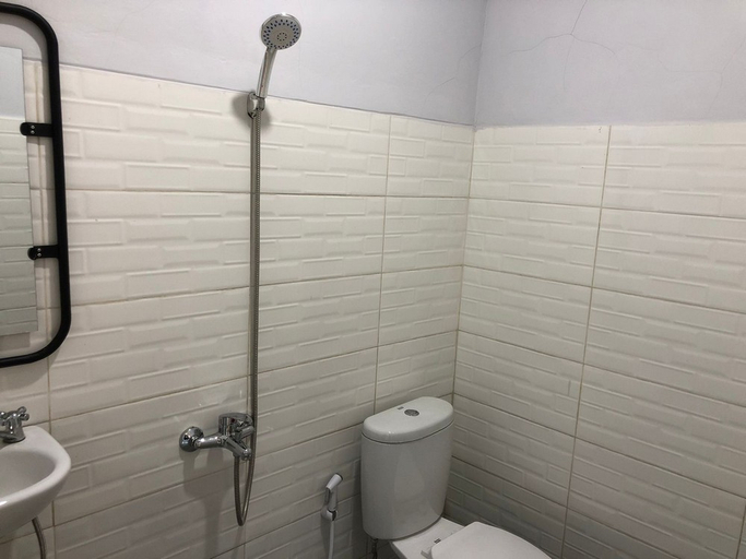 Bathroom 10