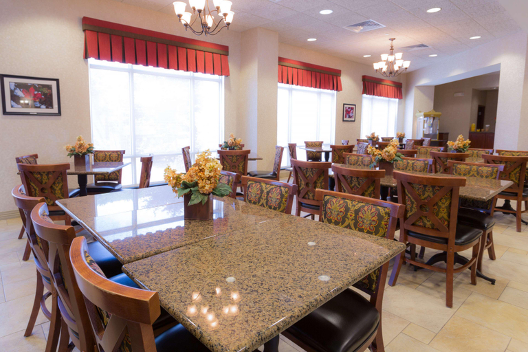 Food & Drinks 5, Drury Inn Suites Sikeston, Scott