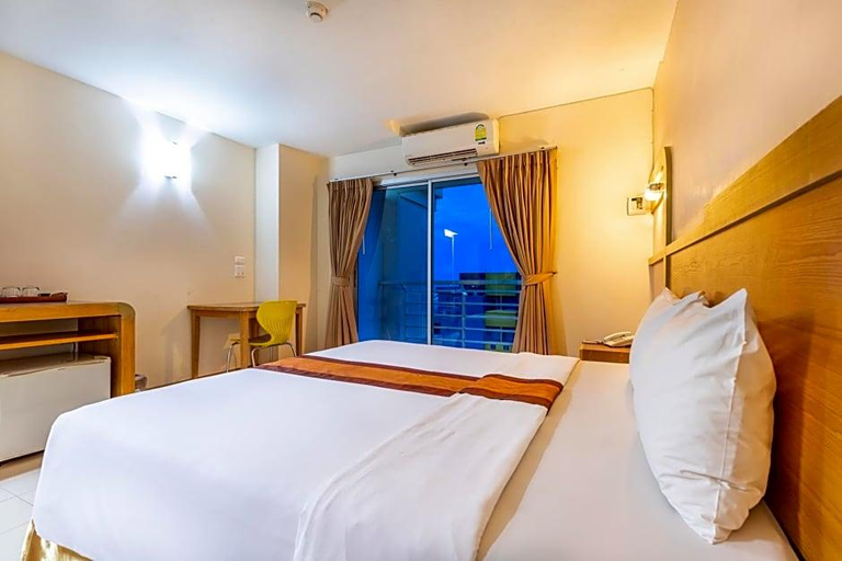 Bedroom 3, Eastiny Plaza hotel, Pattaya