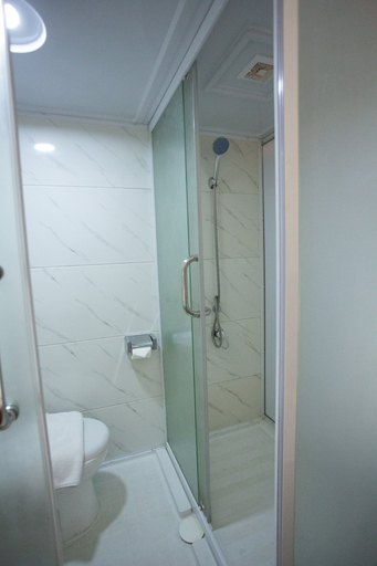 Bathroom 4