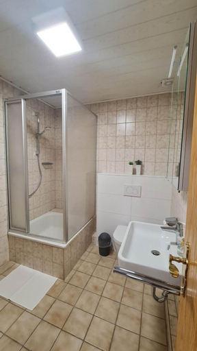 Bathroom 2, Gastehaus Monteurzimmer #6 Julich Eigenes Bad Parkplatz, Düren