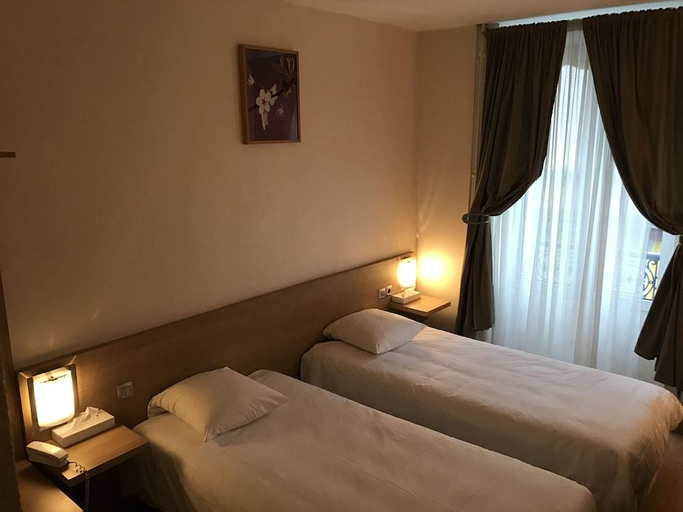 Bedroom 3, Tipi, Paris