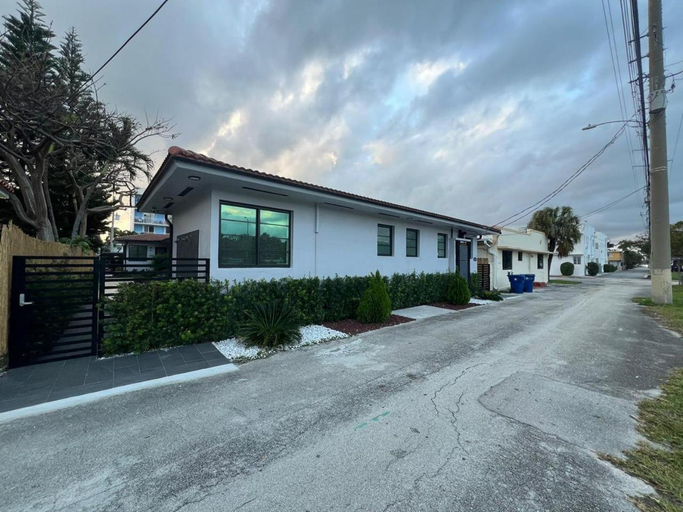 Others 2, Los Patios Home Suites, Miami-Dade