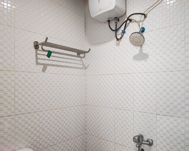 Bathroom 10