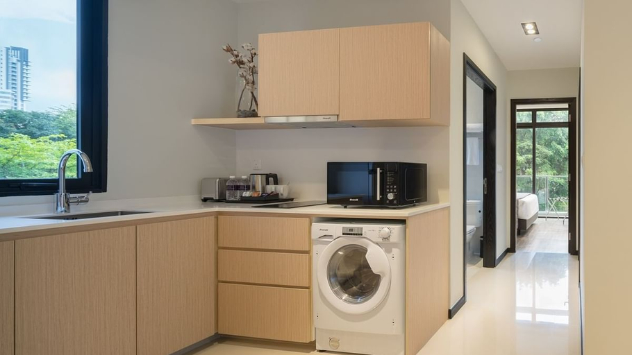 Others 3, Momentus Serviced Residences Novena, Singapura