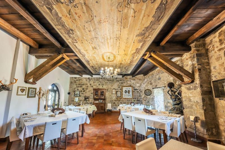 Food & Drinks 5, Castello di Limatola, Benevento