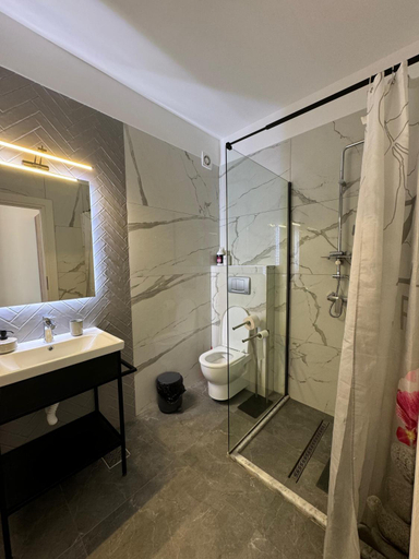 Bathroom 2, Denis Boutique, Tuzla