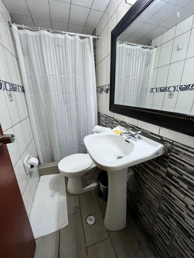 Bathroom 4, Imperial Inn Hospedaje Turístico, Lima