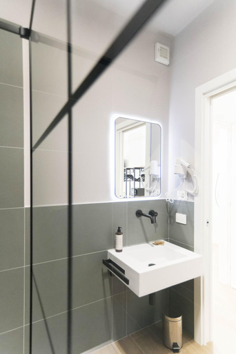 Others 5, GENESI Suites, Rome