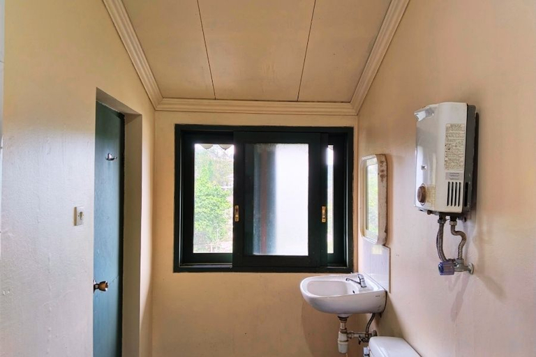 Bathroom 29