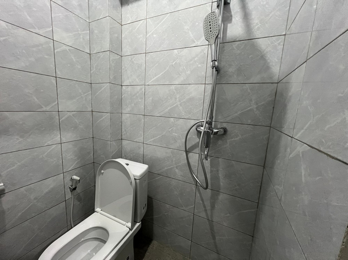 Bathroom 10