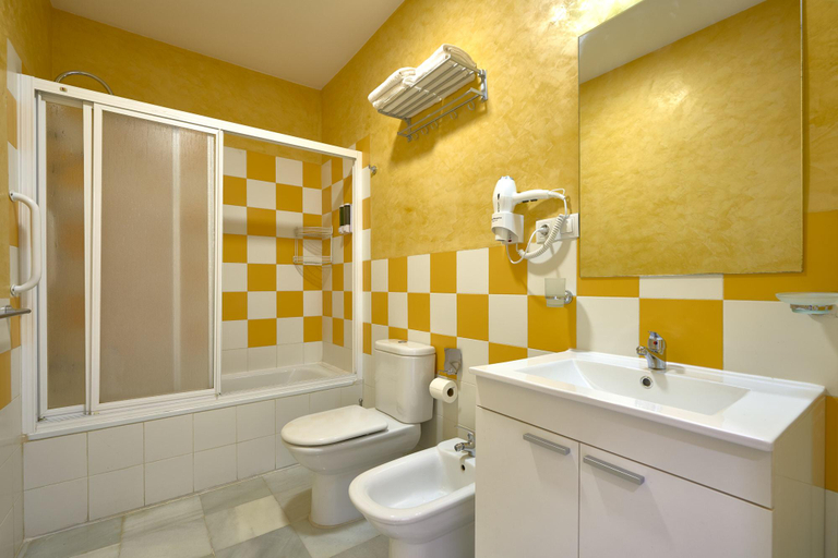 Bathroom 3, Apartamento Triana 2 habitaciones, Sevilla