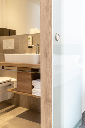 Bathroom 2, Hotel Restaurant Sonne, Ortenaukreis