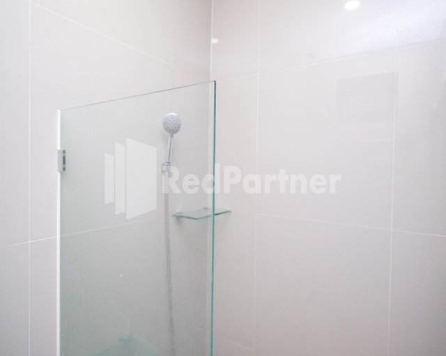 Bathroom 3, Rumah Daun Timoho Yogyakarta RedPartner, Yogyakarta