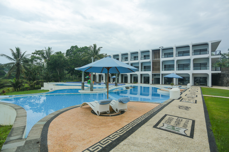 Swimming Pool 12