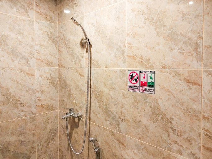 Bathroom 3, Wikost Premiere Inn Mitra RedDoorz, Batang