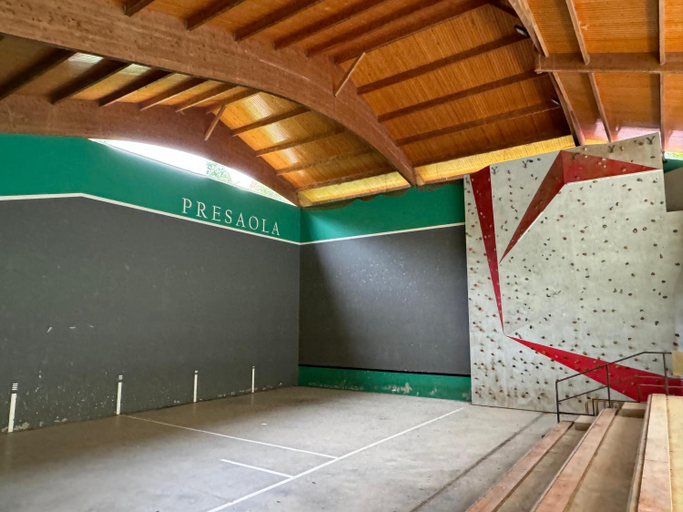 Others 4, ALBERGUE DE LASTUR, Guipúzcoa