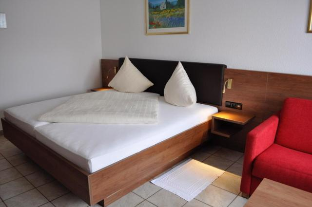 Bedroom 4, Hotel Europa, Kaiserslautern