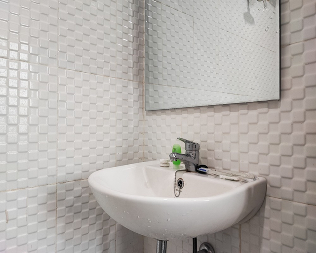 Bathroom 11