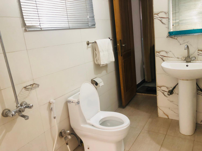 Bathroom 5, Capital Family Guest House, Islamabad