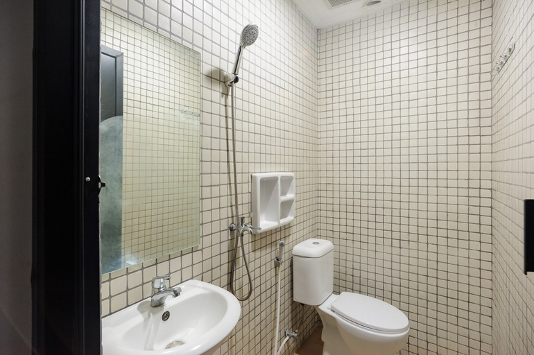 Bathroom 17