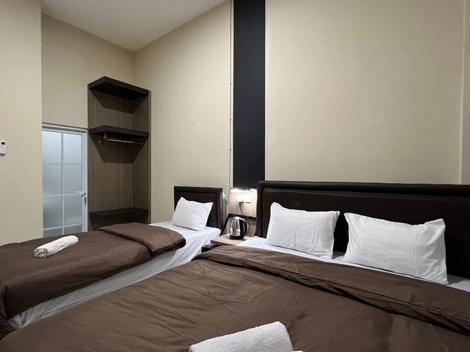 Bedroom 12