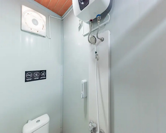 Bathroom 12