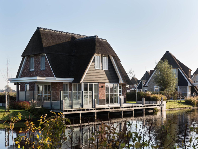 Others 3, Beautiful villa with a sauna, at the Tjeukemeer, Lemsterland
