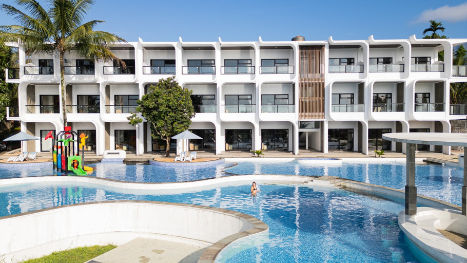 Exterior 5