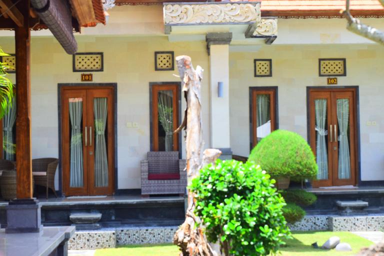 Exterior 15