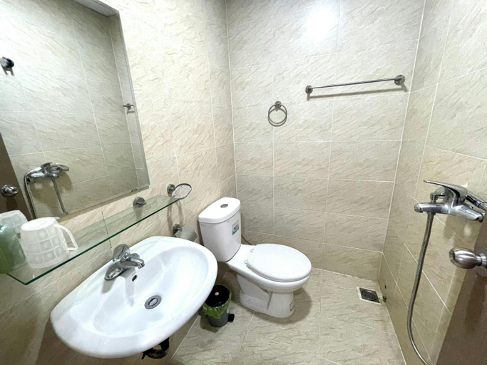 Bathroom 2, The Gold Beach Nha Trang Holtel & Apartment, Nha Trang
