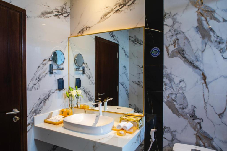 Bathroom 4, Sandals Aquilan Hotel, Bảo Lộc