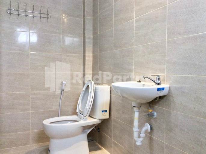 Bathroom 16