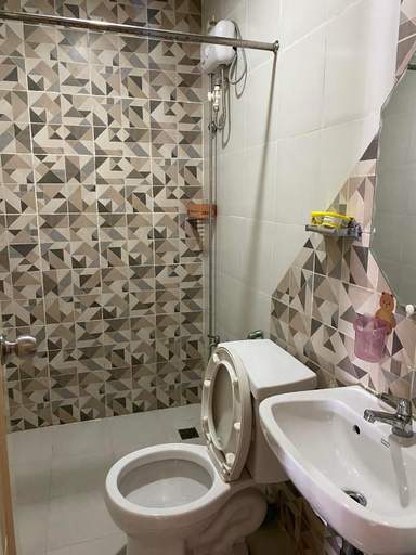 Bathroom 16