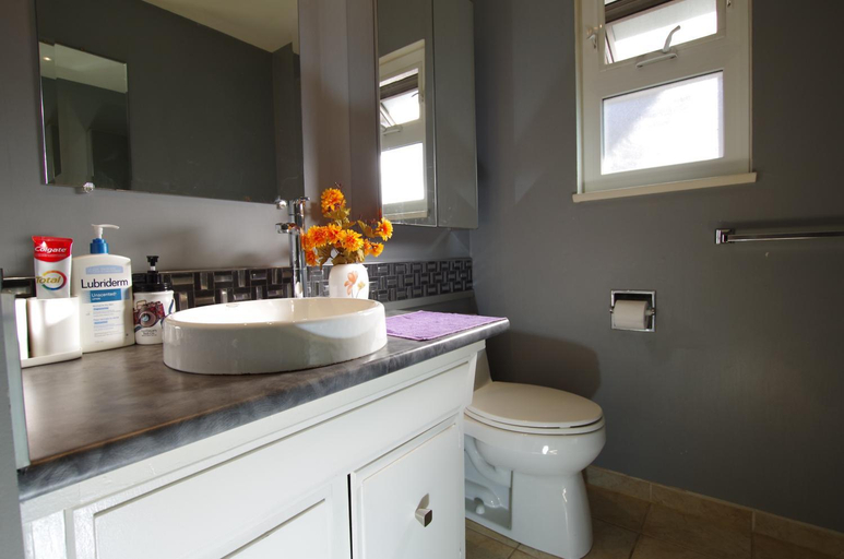 Others 3, Master room &full bathroom 203, Greater Vancouver