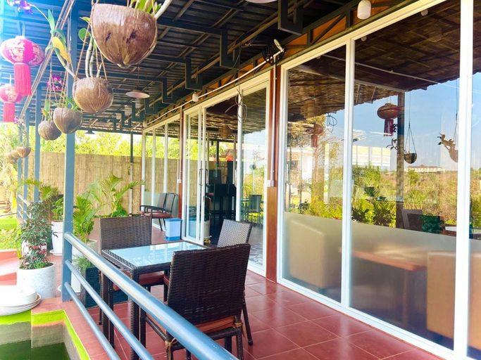 Food & Drinks 4, Chomkatae Bungalows, Saen Monourom