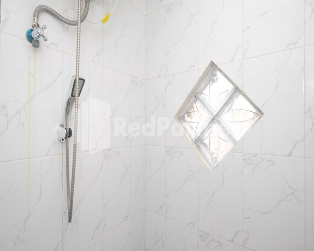 Bathroom 9