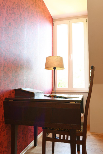 Others 5, Haus Keppelborg: ZI Ferdinand mit Rosengartenblick, Borken