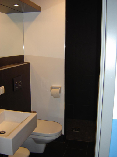 Bathroom 2, Hotel Zauberberg, Neunkirchen