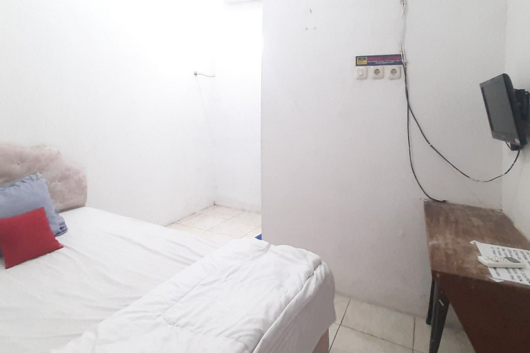 Bedroom 13