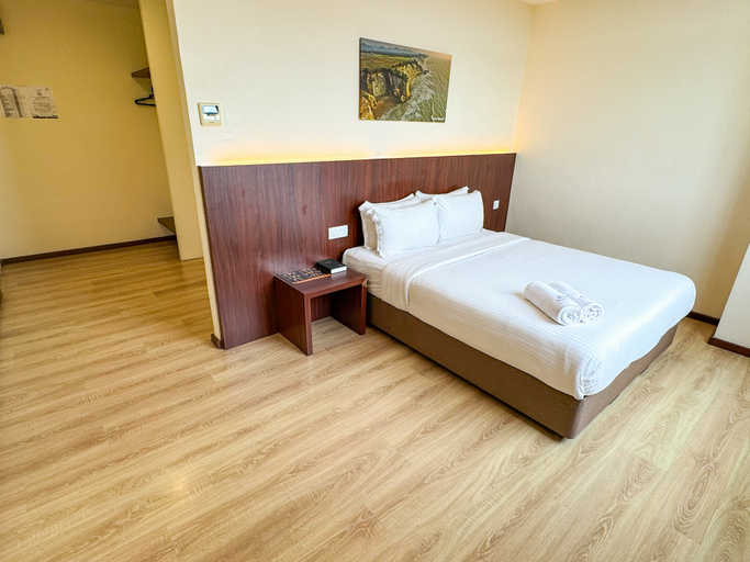 Emart Hotel Miri (Riam) Room Type - Large Double Room