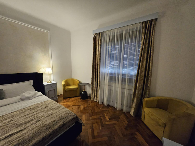 Others 4, Casa Raduly, Sibiu