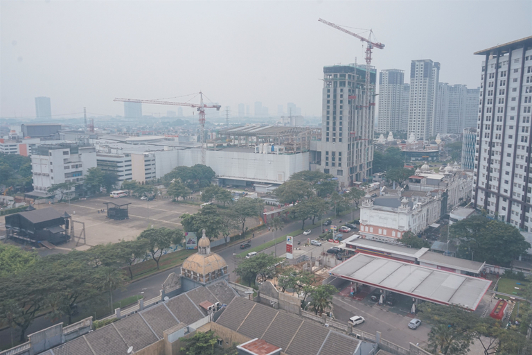 Comfy and Modern 1BR Apartment Paramount Skyline By Travelio, Tangerang