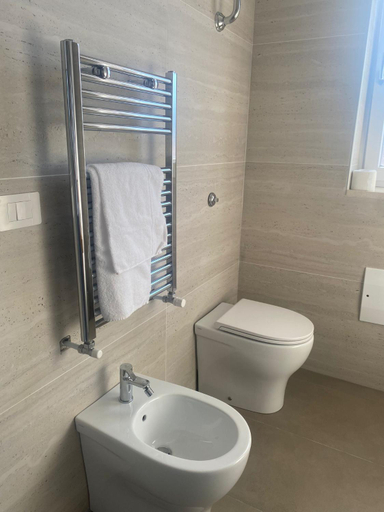 Bathroom 5, HYRIA Rooms, Napoli
