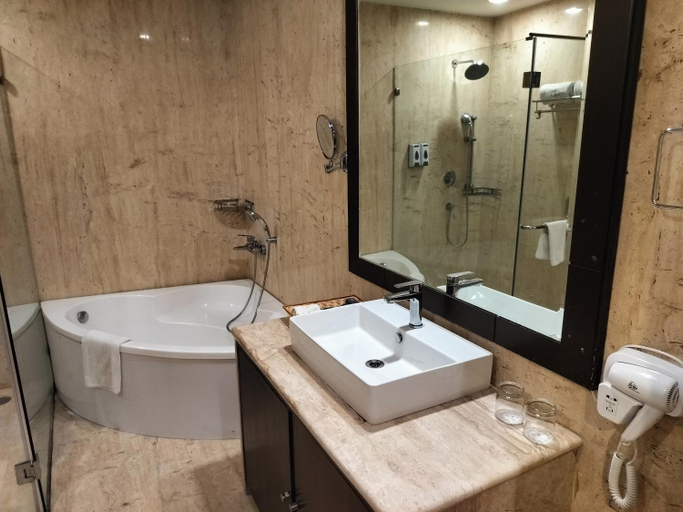 Bathroom 20