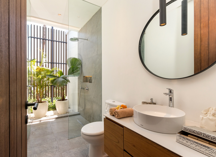Bathroom 5, Botanika Estate, Badung
